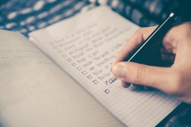 Move out cleaning checklist